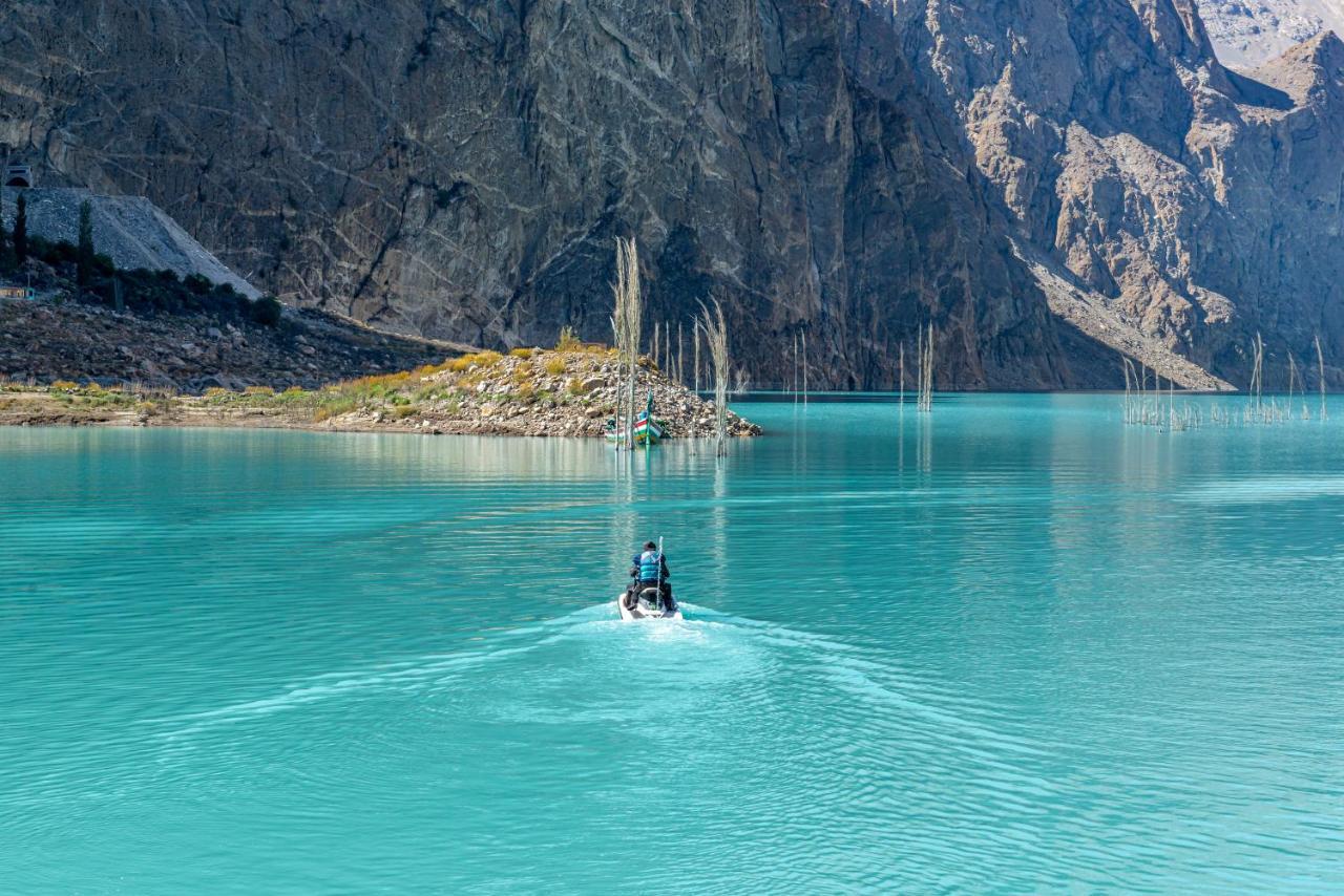 Karimabad  Luxus Hunza Attabad Lake Resort מראה חיצוני תמונה