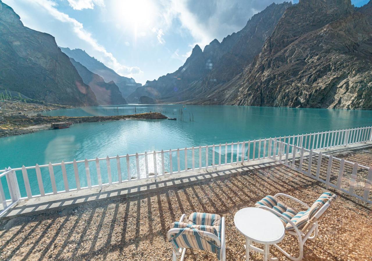 Karimabad  Luxus Hunza Attabad Lake Resort מראה חיצוני תמונה