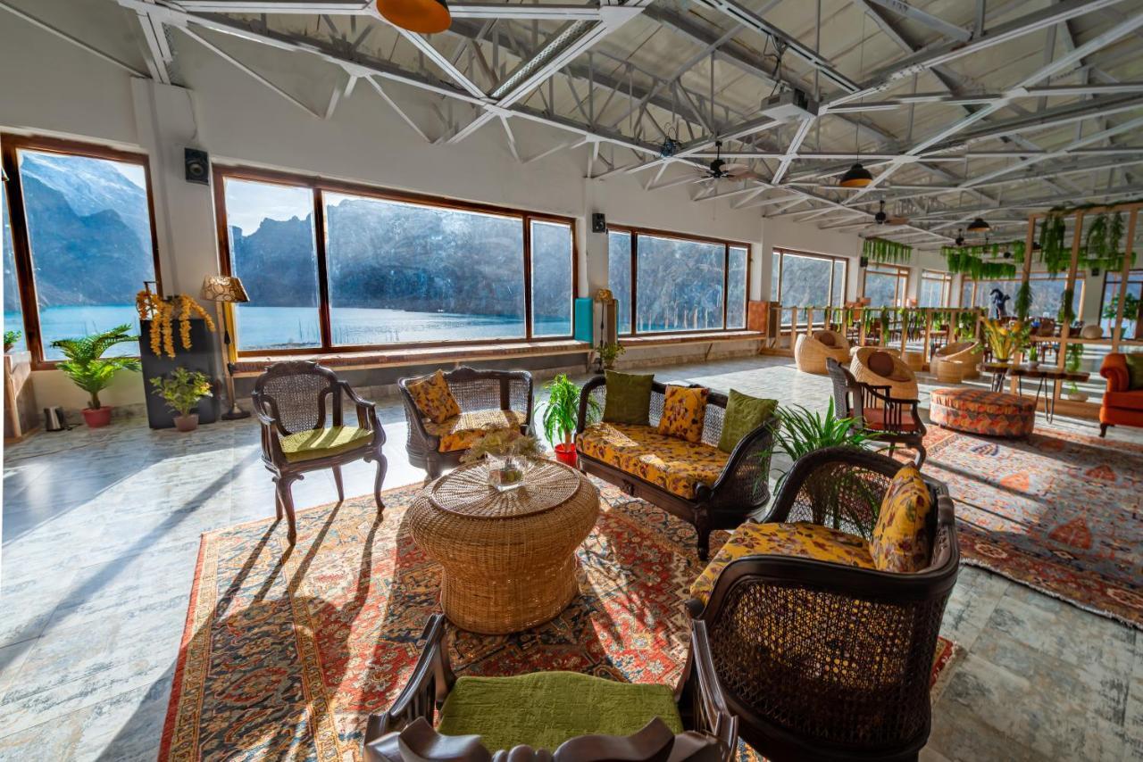 Karimabad  Luxus Hunza Attabad Lake Resort מראה חיצוני תמונה