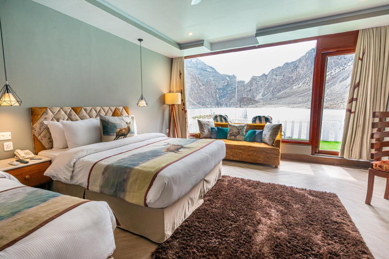 Karimabad  Luxus Hunza Attabad Lake Resort מראה חיצוני תמונה