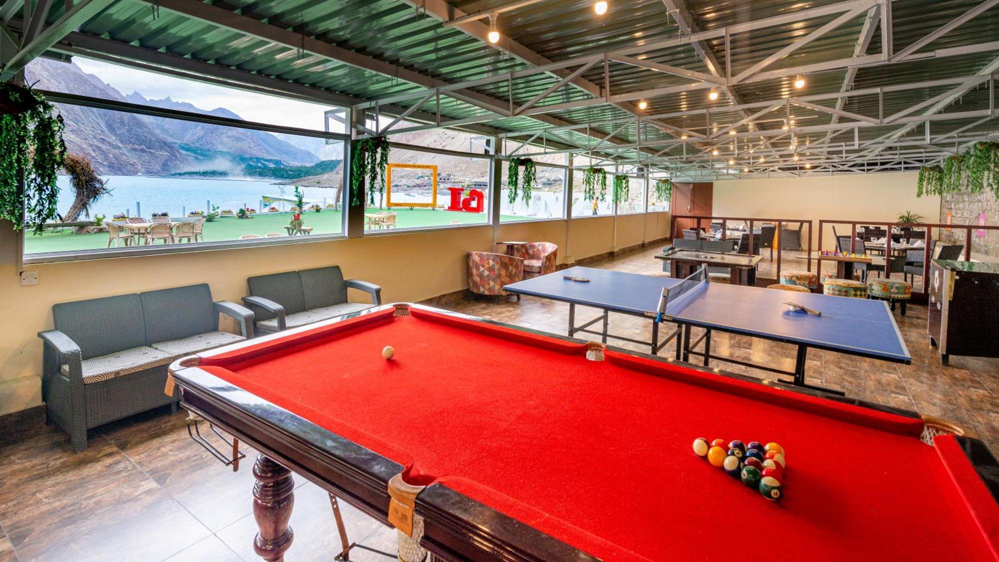 Karimabad  Luxus Hunza Attabad Lake Resort מראה חיצוני תמונה