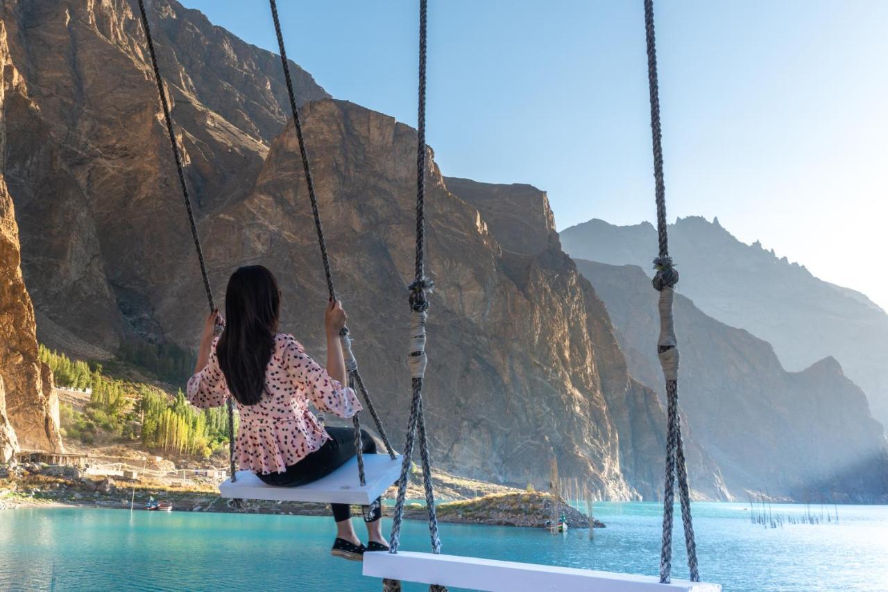 Karimabad  Luxus Hunza Attabad Lake Resort מראה חיצוני תמונה